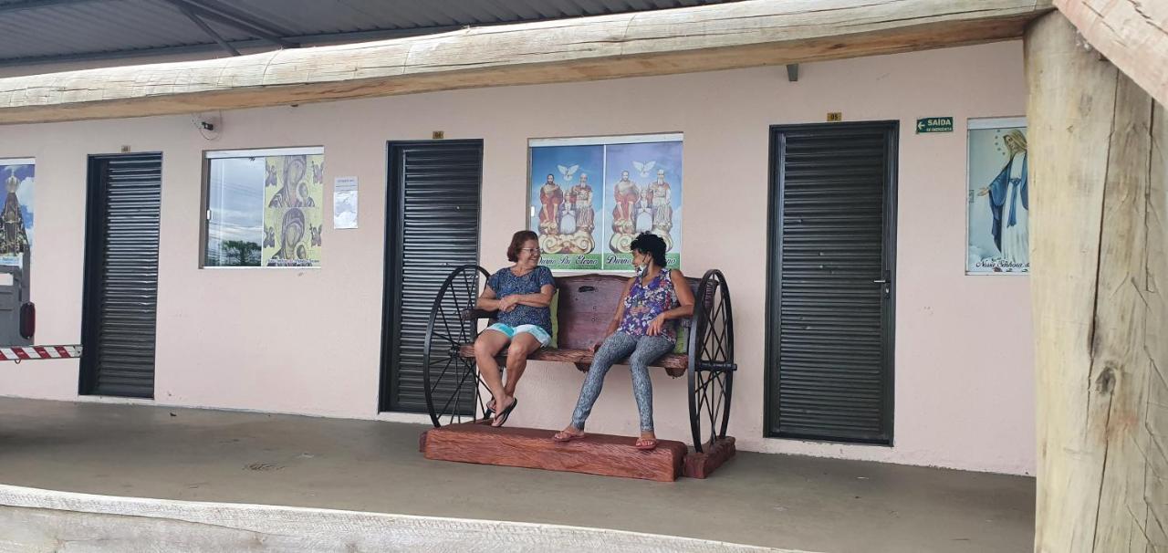 Pousada Romeiros Do Pai Eterno - Santuario Basilica De Trindade トリンダーデ エクステリア 写真