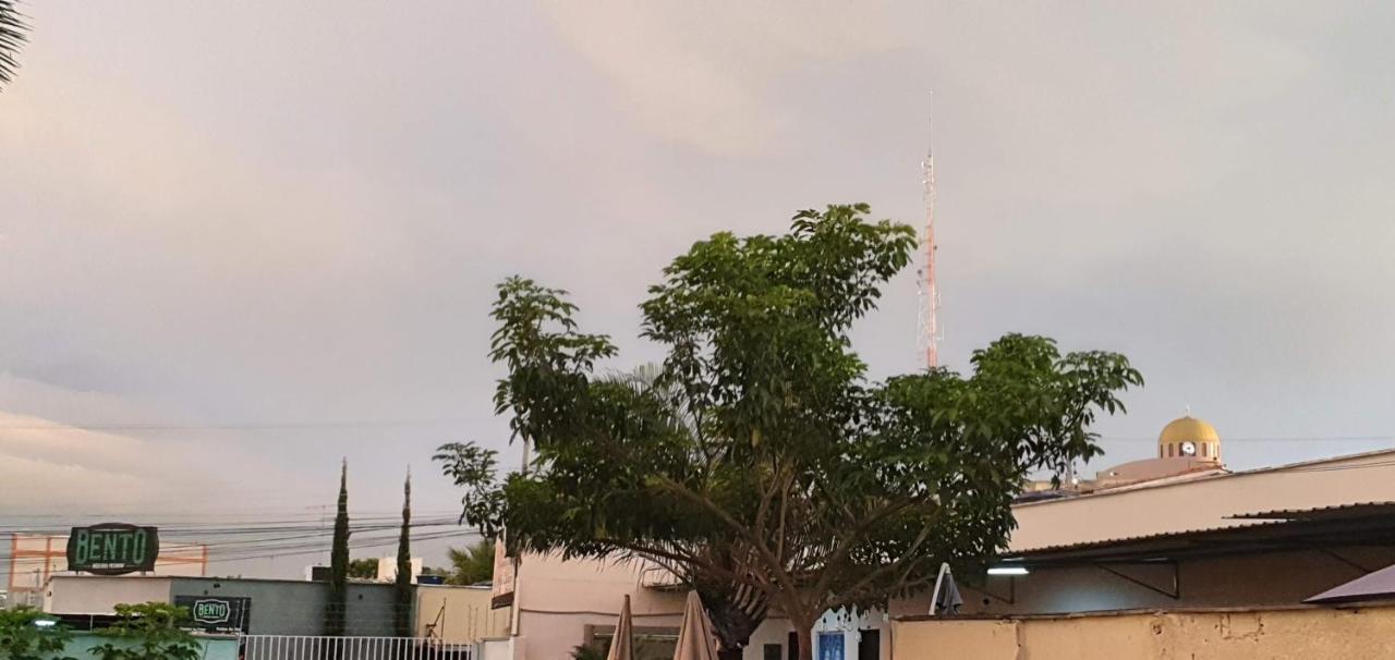 Pousada Romeiros Do Pai Eterno - Santuario Basilica De Trindade トリンダーデ エクステリア 写真